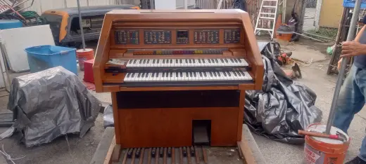 Teclado Eléctrico Vintage en Venta
