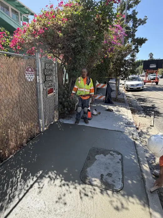 Quebrar concreto, escarbar, cortar con cualquier tipo de Máquina un poco finish