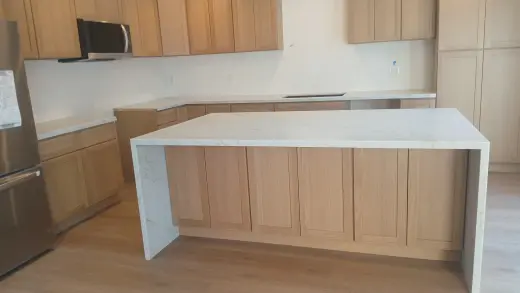 Remodelación de Cocinas y Baños: Gabinetes y Granito a la Medida