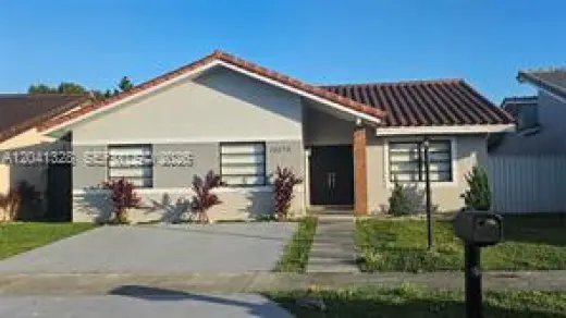 Casa 3/2 Remodelada FOR RENT