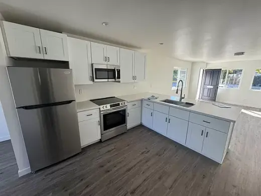 San Clemente, CA remodeled 1-bedroom apartment