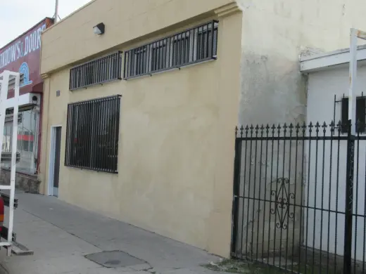 Edificio Comercial -El dueño puede llevar el financiamiento - Precio de $629,000