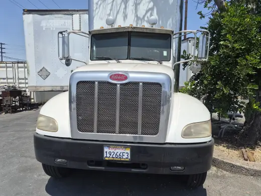 Camion peterbilt 337