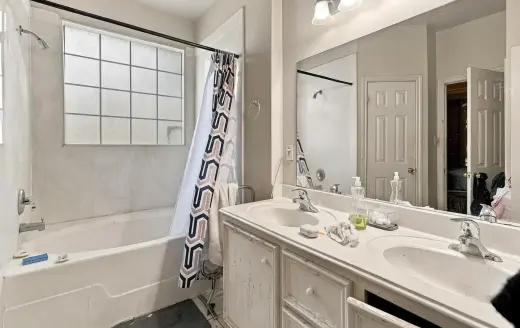 Spacious Living, Great Location