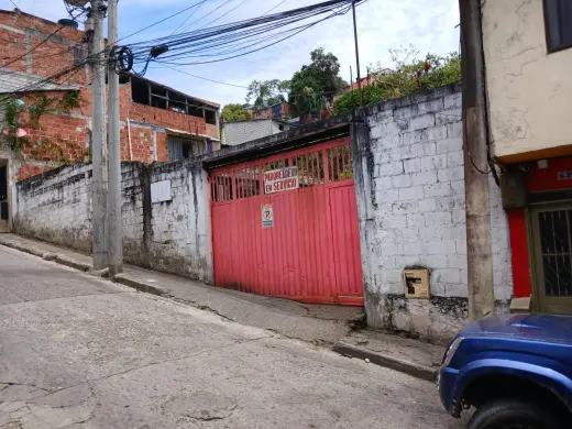VENDEMOS EXCELENTE 1.150 METROS CUADRADOS EN ZONA URBANA COMERCIAL
