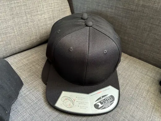 27 GORRAS SNAPBACK NUEVAS PERSONALIZADAS- LOTE COMPLETO