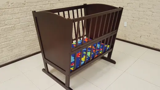 Cuna arcoíris con colchón