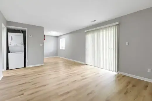 1 BEDROOM AND 2 BATHROM AVAILABLE