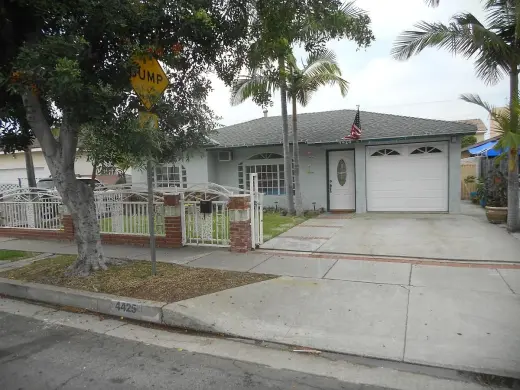 Hartle Ave, Cudahy, CA