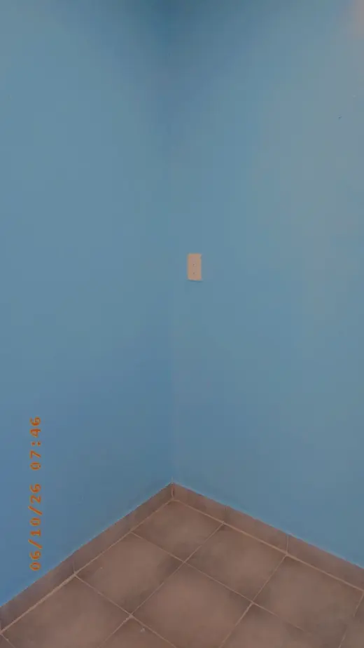 Se renta garaje con vertido tiene cuarto baño sala no parkig