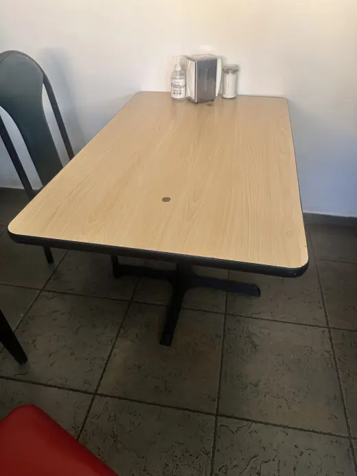 Mesa de Comedor Comercial en Venta