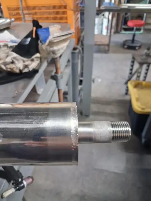 Ofrezco servicios de soldadura y así mismo trabajo cualquier material