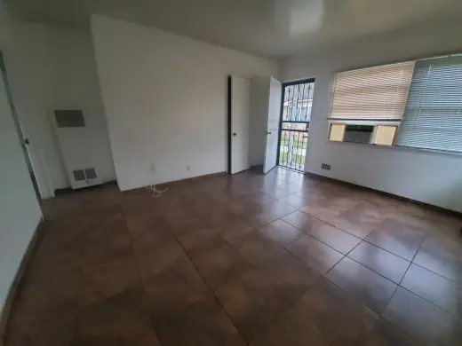 SE RENTA CUARTO EN MONTEBELLO