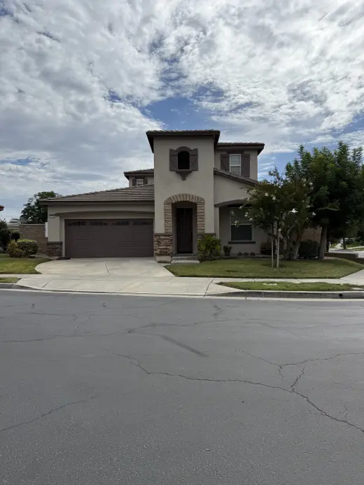 ADU EN RENTA EN HEMET – $1,800 AL MES