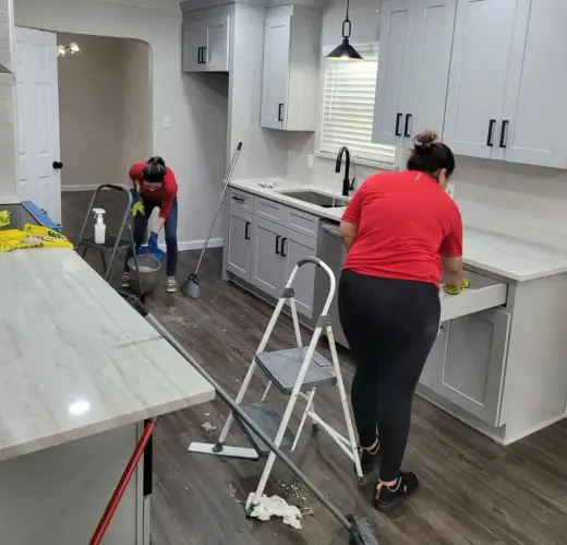 Cleaning services solicita