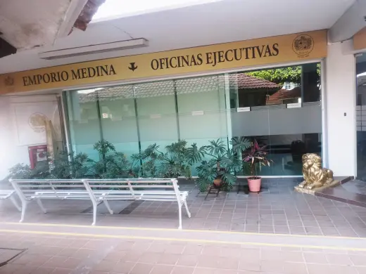 *¡SE RENTA CORPORATIVO COMPLETO EN PLAZA BONITA!*