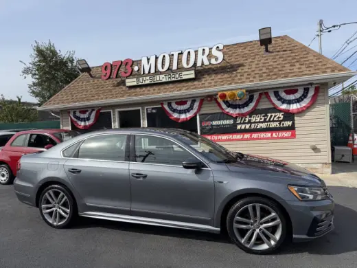 2017 Volkswagen Passat 1.8T R-Line