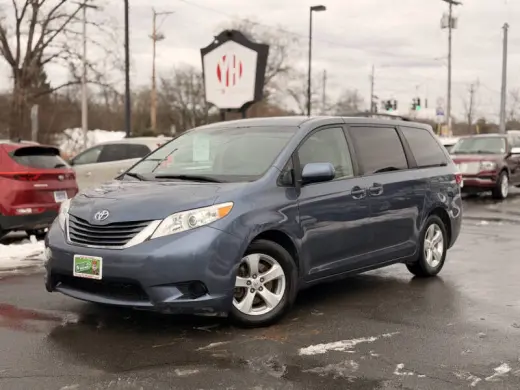 2015 Toyota Sienna LE 8-Passenger
