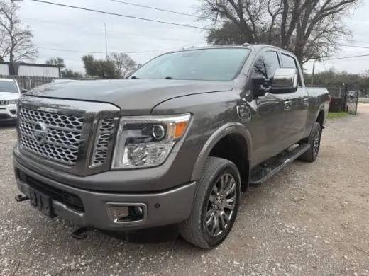 2017 Nissan Titan XD
SL