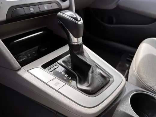 Hyundai ELANTRA 2017 SE 4dr Sedan 6M (US)