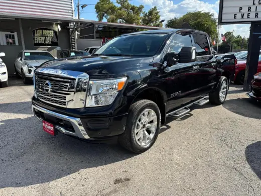 2022 Nissan Titan SV