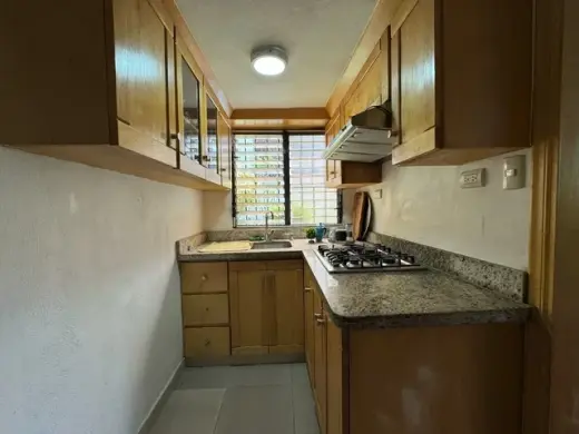 VENDO CASA MAS APARTAMENTO