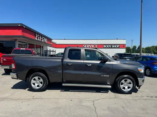 2020 RAM 1500 Big Horn 4x4 Quad Cab 6'4" Box