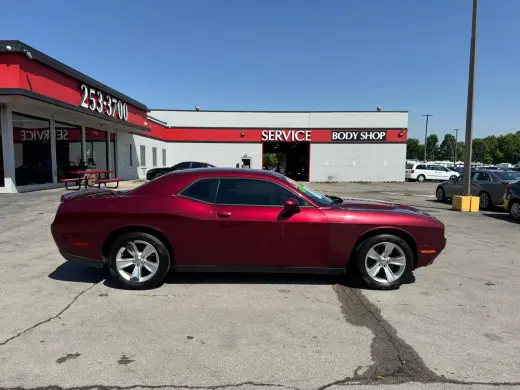 2019 Dodge Challenger SXT RWD