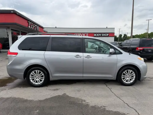 2011 Toyota Sienna XLE