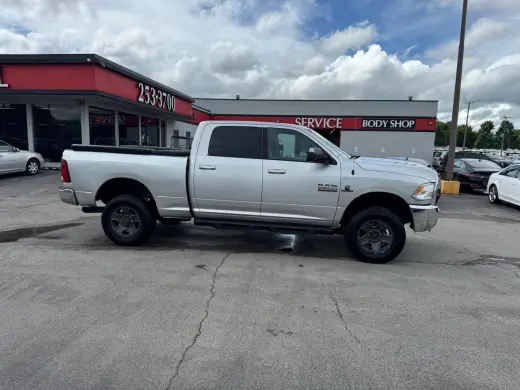 2017 RAM 2500 SLT 4x4 Crew Cab 6'4" Box