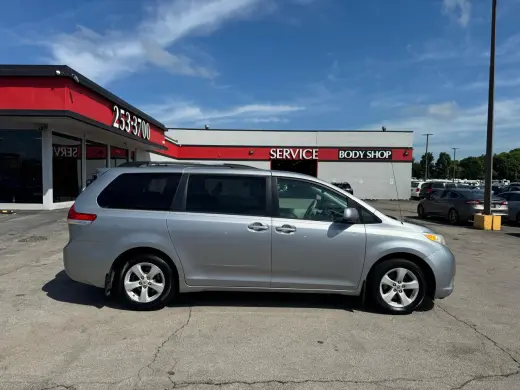 2011 Toyota Sienna LE