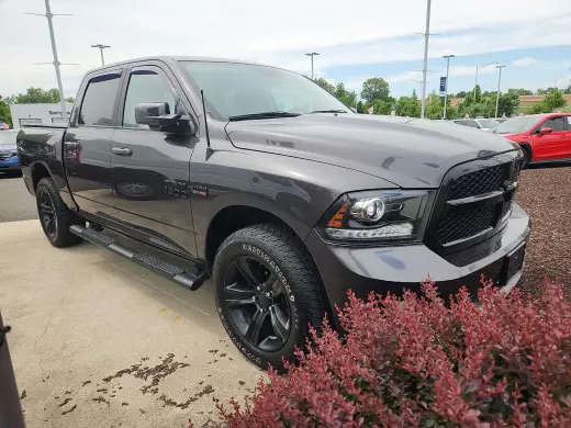 Ram 1500 2018 4x4 Night 4dr Crew Cab 5.5 ft. SB Pickup