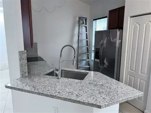 Kitchen tops fabrication & ins