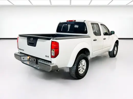 Nissan Frontier 2016 4x4 SV 4dr Crew Cab 5 ft. SB Pickup 6M (midyear release)