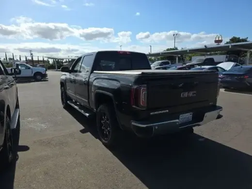 GMC Sierra 1500 2017 4x2 SLT 4dr Crew Cab 5.8 ft. SB