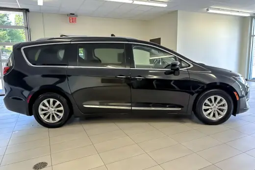 Chrysler Pacifica 2018 Touring L 4dr Mini-Van