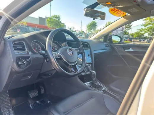2018 Volkswagen Golf TSI SE