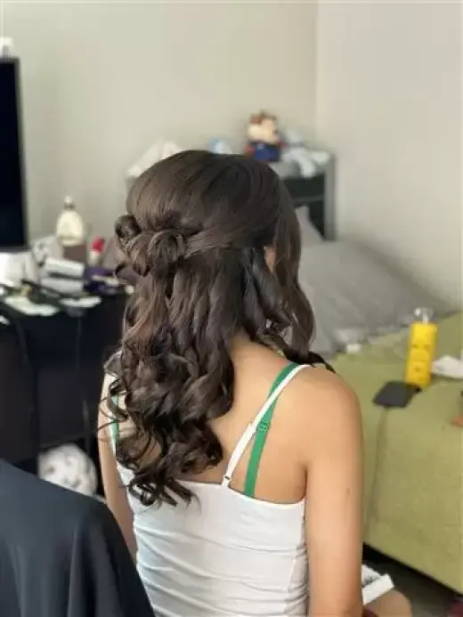 MAQUILLAJE & PEINADO
