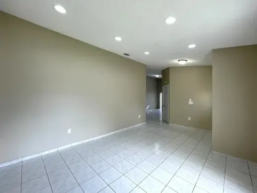 3 beds and 2 bath house