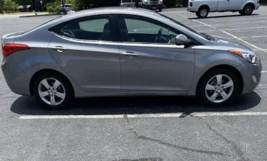 Hyundai ELANTRA 2012 GLS 4dr Sedan 6M