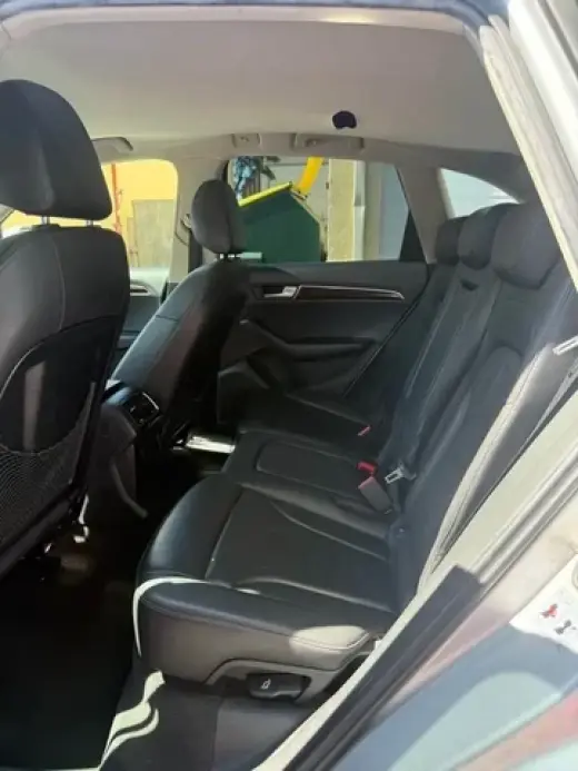 Audi Q5 ( Cash )