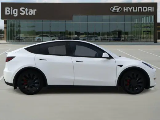 Tesla Model Y 2022 AWD Performance 4dr Crossover