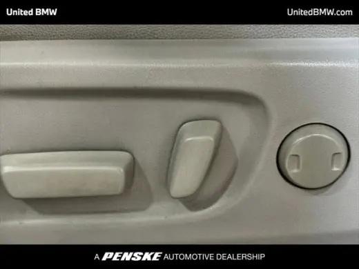 Toyota Sienna 2015 XLE 7-Passenger Auto Access Seat 4dr Mini-Van