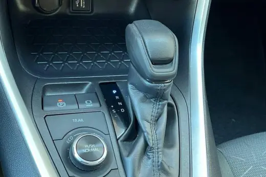 Toyota RAV4 Hybrid 2025 AWD XLE 4dr SUV