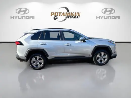 Toyota RAV4 2023 XLE 4dr SUV