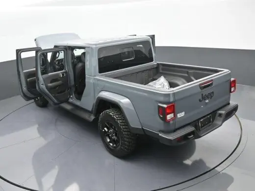 Jeep Gladiator 2025 4x4 NightHawk 4dr Crew Cab 5.0 ft. SB
