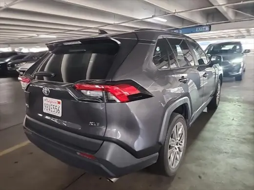 Toyota RAV4 2022 XLE Premium 4dr SUV