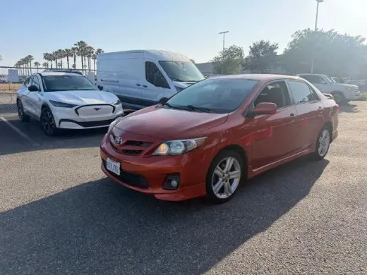 Toyota Corolla 2013 S 4dr Sedan 5M