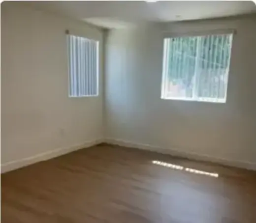 CUARTO EN LOS ANGELES/90011