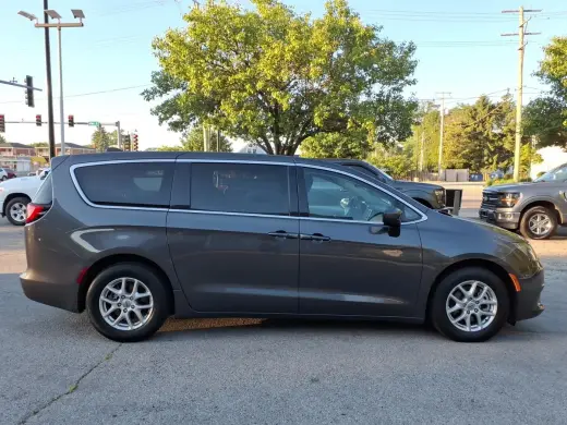 Chrysler Voyager 2023 LX 4dr Mini-Van